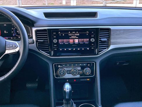 Used 2022 Volkswagen Atlas Cross Sport SE image 6