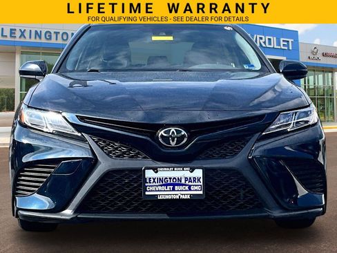 Used 2018 Toyota Camry SE FWD image 3
