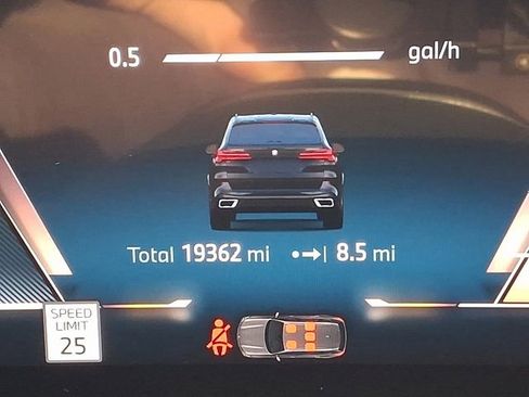 Used 2024 BMW X5 xDrive40i w/ M Sport Package image 21