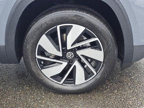 New 2026 Volkswagen Atlas SEL image 9