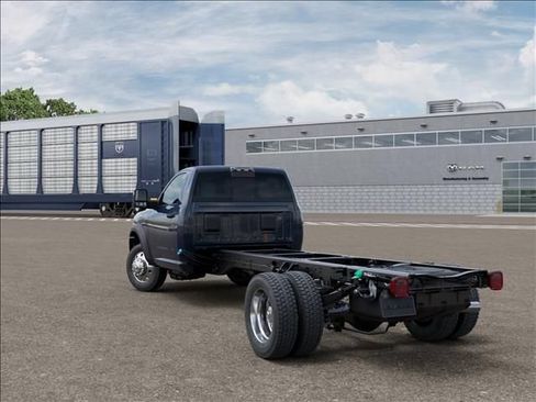 New 2026 RAM 5500 Tradesman AWD/4WD image 3
