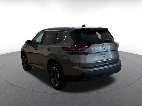 Used 2025 Nissan Rogue SV FWD image 10