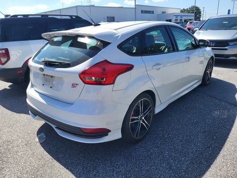 Used 2016 Ford Focus ST w/ Equipment Group 402A FWD image 4