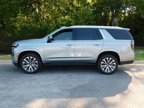 Certified 2025 Chevrolet Tahoe High Country AWD/4WD image 9