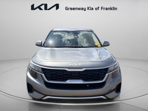 Used 2023 Kia Seltos LX AWD/4WD image 2
