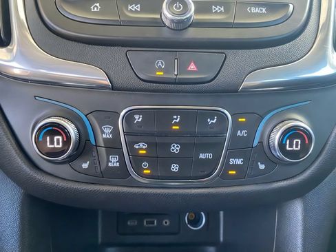 Used 2023 Chevrolet Equinox LT FWD image 24
