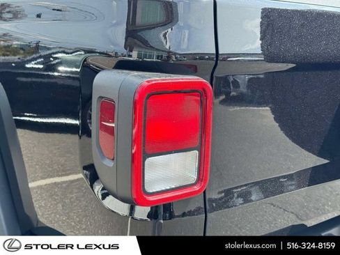 Used 2021 Jeep Gladiator Mojave AWD/4WD image 13