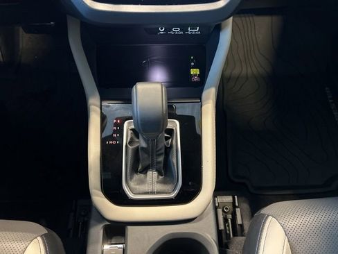 Used 2025 Subaru Forester Limited image 25