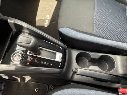 Used 2025 Nissan Versa SV FWD image 38