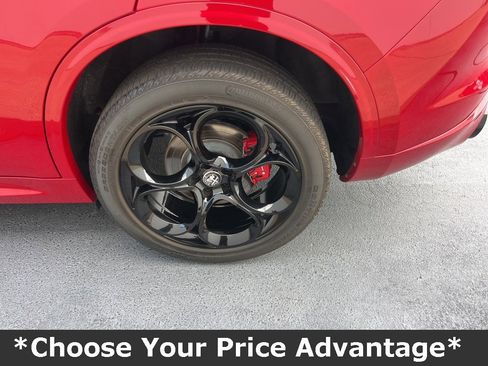 Used 2022 Alfa Romeo Stelvio Veloce image 12