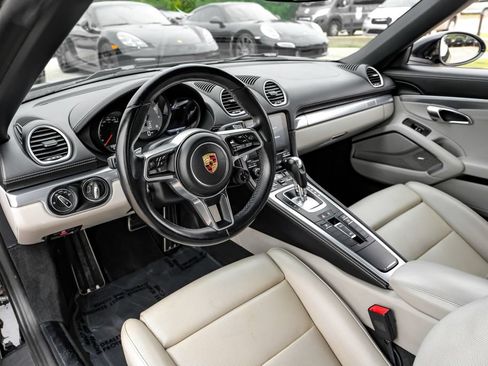 Used 2018 Porsche 718 Boxster S RWD image 19