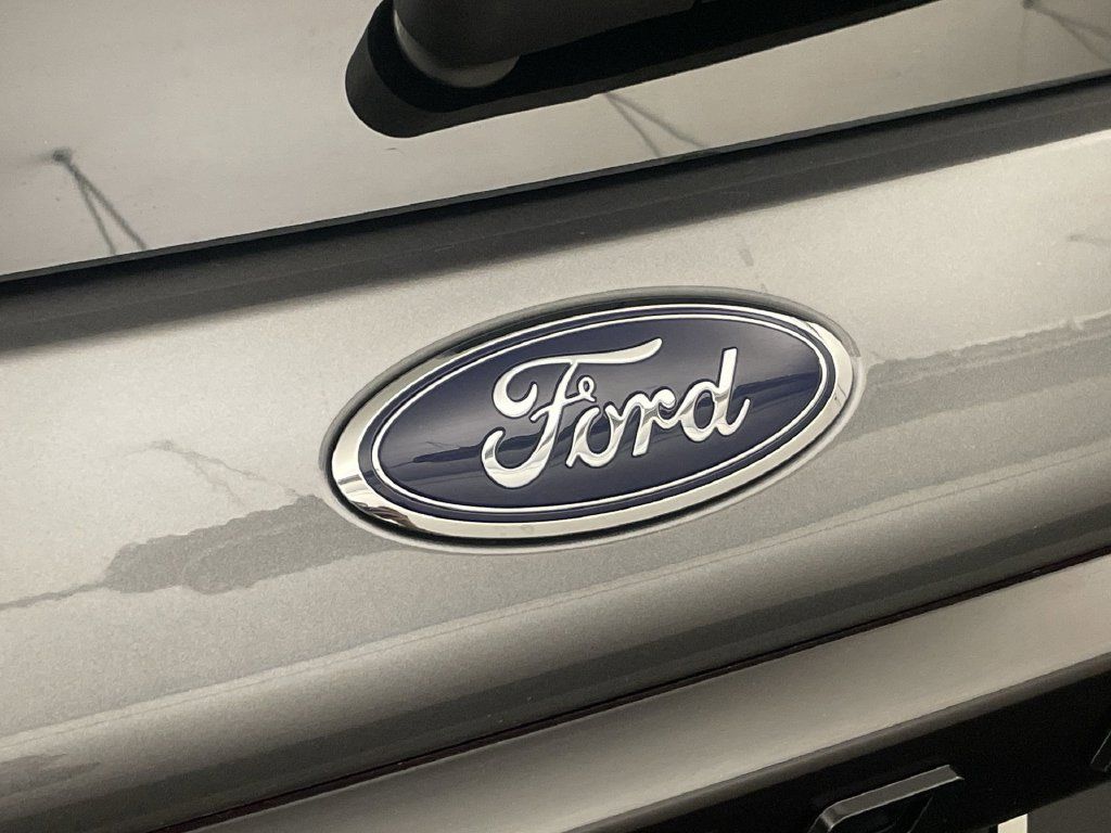 Used 2025 Ford Explorer ST-Line w/ ST-Line Street Pack AWD/4WD image 27
