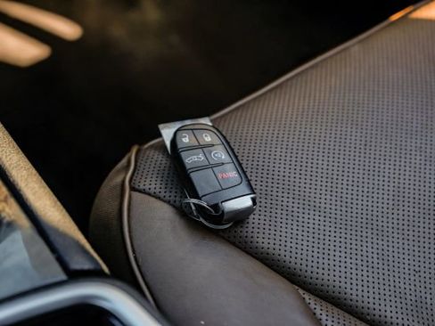 Used 2019 Chrysler 300 Limited image 66