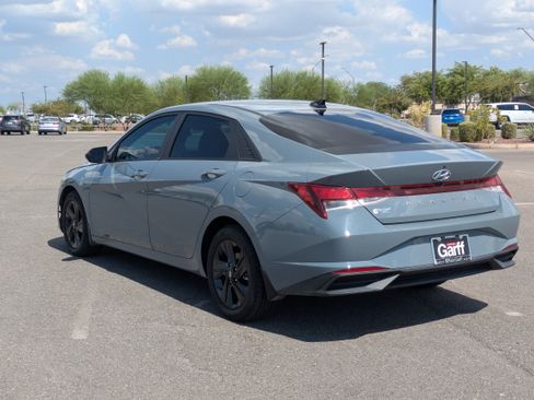 Used 2023 Hyundai Elantra SEL FWD image 3