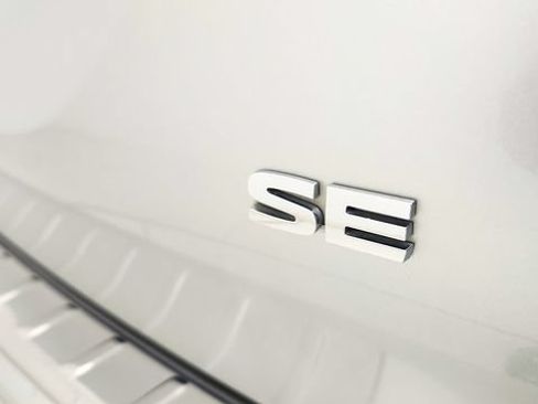 Used 2022 Mitsubishi Outlander SE AWD/4WD image 34