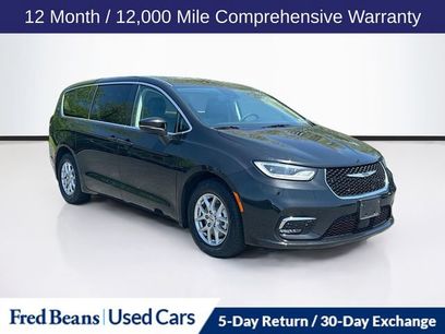 Used 2023 Chrysler Pacifica Touring-L