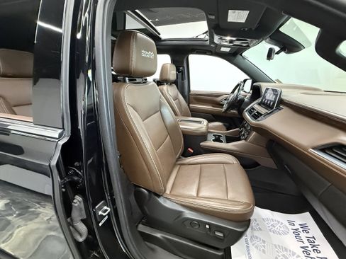 Used 2021 Chevrolet Suburban High Country AWD/4WD image 23
