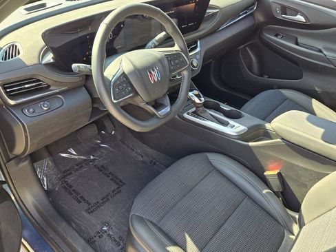 Used 2025 Buick Envista Preferred w/ Convenience I Package FWD image 11