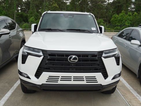 Used 2026 Lexus GX 550 w/ Accessory Package (2T) image 2