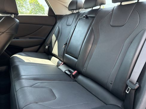 Certified 2023 Hyundai Elantra Limited FWD image 12