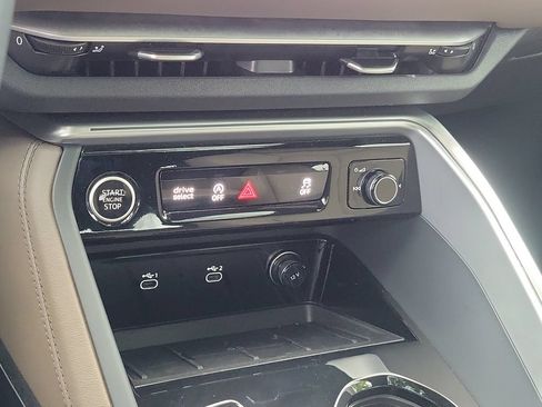 Certified 2025 Audi Q5 Premium Plus w/ Premium Plus AWD/4WD image 33