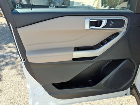 Certified 2023 Ford Explorer XLT w/ Equipment Group 202A AWD/4WD image 15