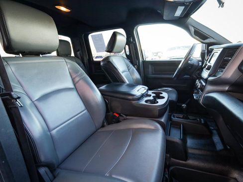 Used 2022 RAM 2500 Tradesman w/ Chrome Appearance Group image 23