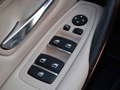 Used 2017 BMW 330i xDrive Sedan image 23