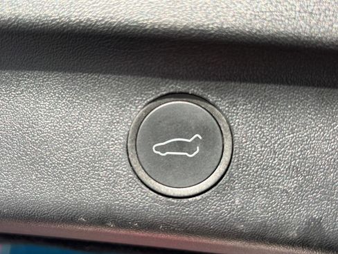 Used 2024 Tesla Model Y Long Range image 31