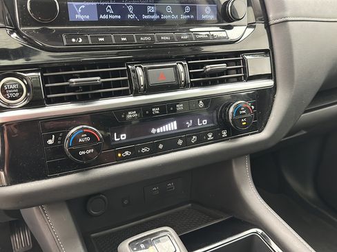 Used 2024 Nissan Pathfinder SL w/ SL Premium Package AWD/4WD image 19