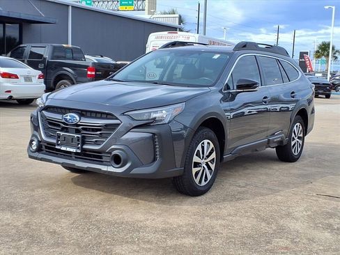 Used 2023 Subaru Outback Premium image 2