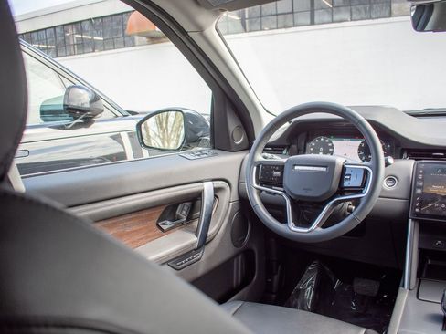 Used 2024 Land Rover Discovery Sport S image 19