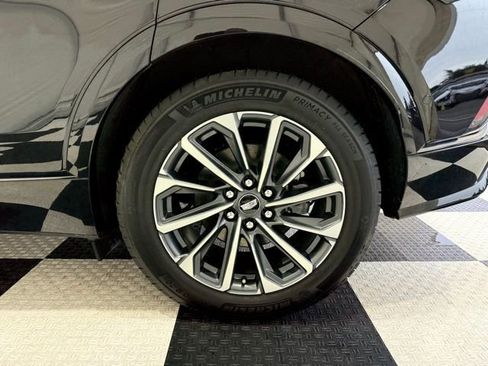 Used 2024 Cadillac Lyriq Sport image 12