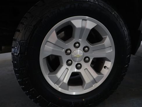 Used 2017 Chevrolet Silverado 1500 LT w/ All Star Edition AWD/4WD image 31