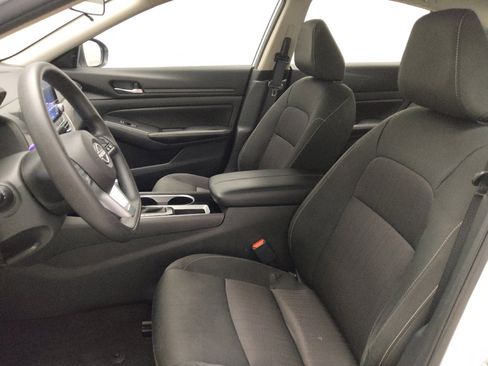Used 2024 Nissan Altima 2.5 SV image 17