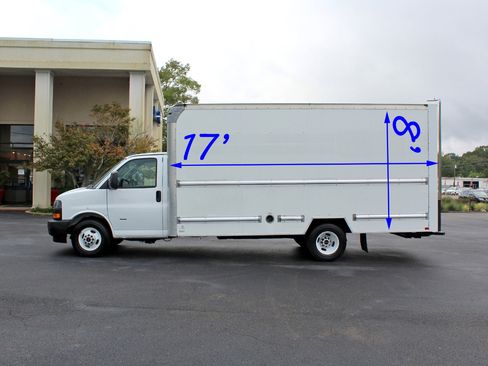 Used 2021 GMC Savana 3500 Extended w/ Power Convenience Package image 10