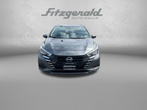 Used 2025 Nissan Versa SV FWD image 2