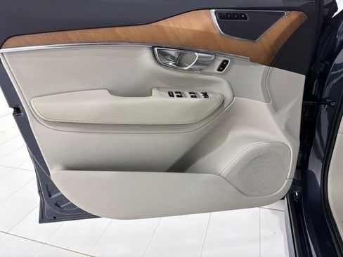 Used 2022 Volvo XC90 T8 Inscription Expression w/ Climate Package AWD/4WD image 10