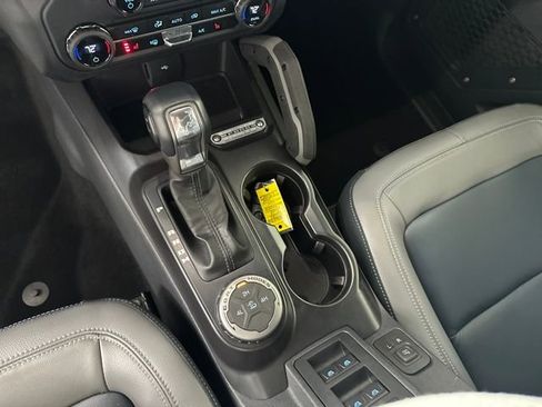Used 2024 Ford Bronco Outer Banks image 19