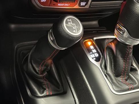 Used 2021 Jeep Wrangler Unlimited Rubicon AWD/4WD image 32