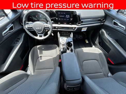Used 2025 Kia Sportage LX FWD image 28