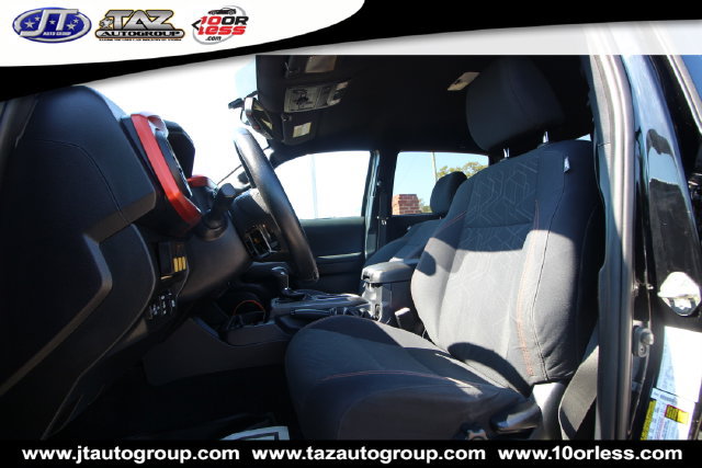 Used 2017 Toyota Tacoma TRD Off-Road w/ Tow Package (A/T) AWD/4WD image 10