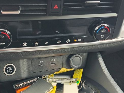 Used 2023 Nissan Rogue SV image 22