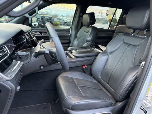 Used 2022 Jeep Wagoneer Series II w/ Premium Group I RWD image 37