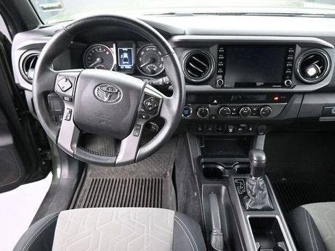 Used 2022 Toyota Tacoma TRD Sport w/ Technology Package AWD/4WD image 22