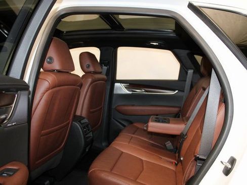 Used 2020 Cadillac XT5 Premium Luxury image 9