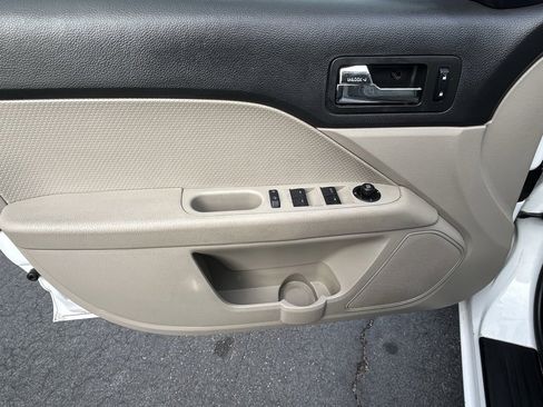 Used 2006 Ford Fusion SEL image 10