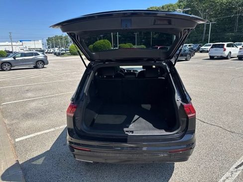 Used 2020 Volkswagen Tiguan SE R-Line AWD/4WD image 13