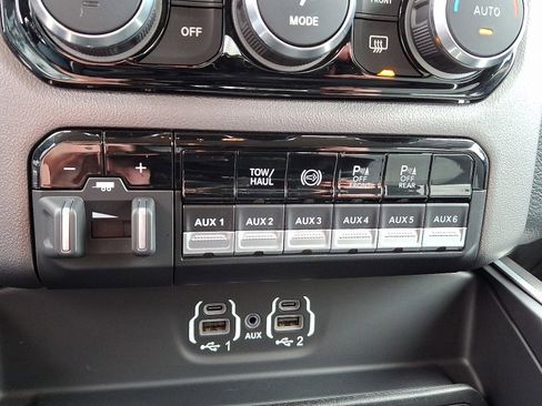 Used 2020 RAM 2500 Big Horn w/ Level 1 Equipment Group image 26