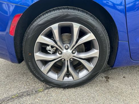Used 2019 Chrysler Pacifica Limited w/ Tire & Wheel Group FWD image 35